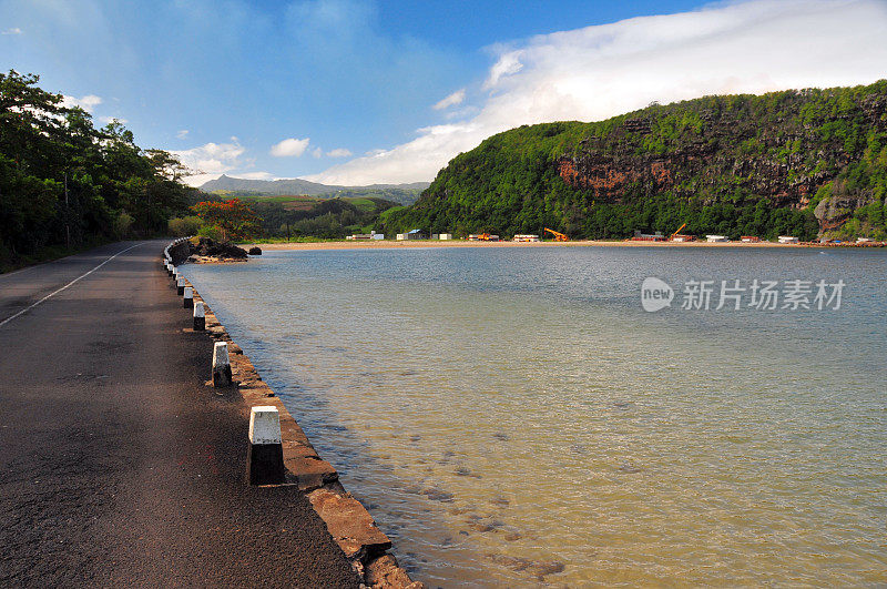 海岸公路在Baie du Cap，黑河区，毛里求斯